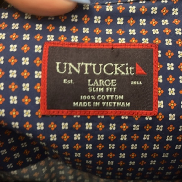 UNTUCKit Casual Button Down Shirt Long Sleeves Size Large Navy Blue & Red Print - Picture 5 of 8